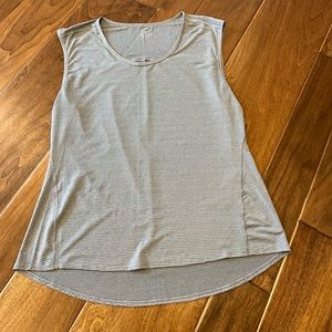 Athleta gray sleeveless shirt size large - euc